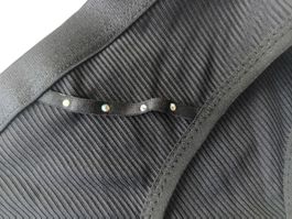 Schwarzer Damen Slip mit Steinchen