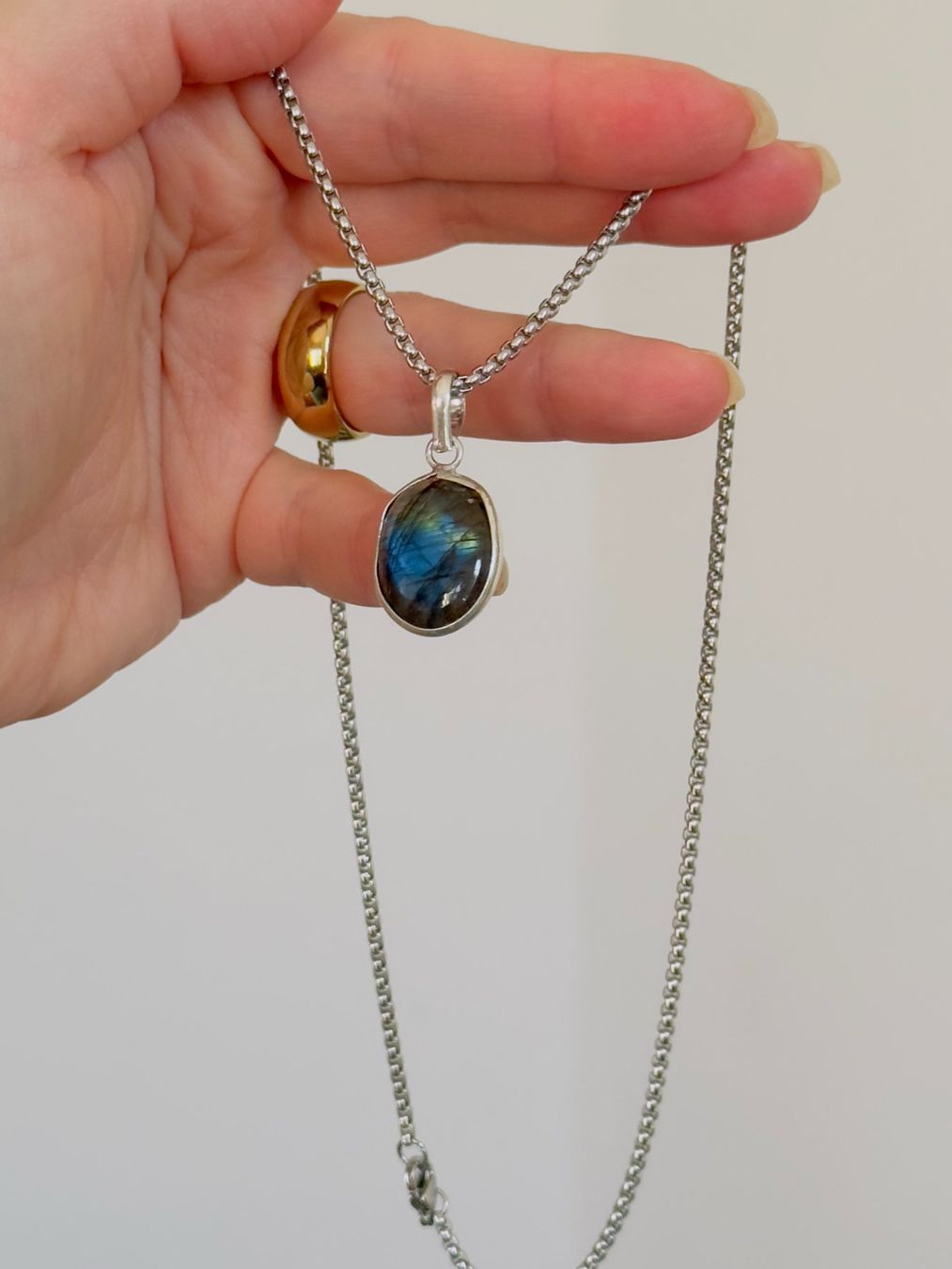 Catenine: Fashionable labradorite necklace – Nuovo e nell'imballaggio originale da Genève venduto da AGBERG 2