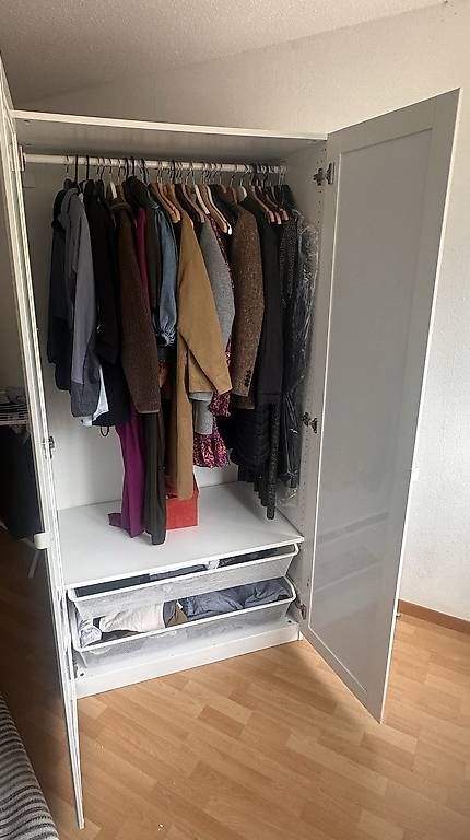 Armadi: Pax Kleiderschrank  – Usato da zürich venduto da BarbaraK03