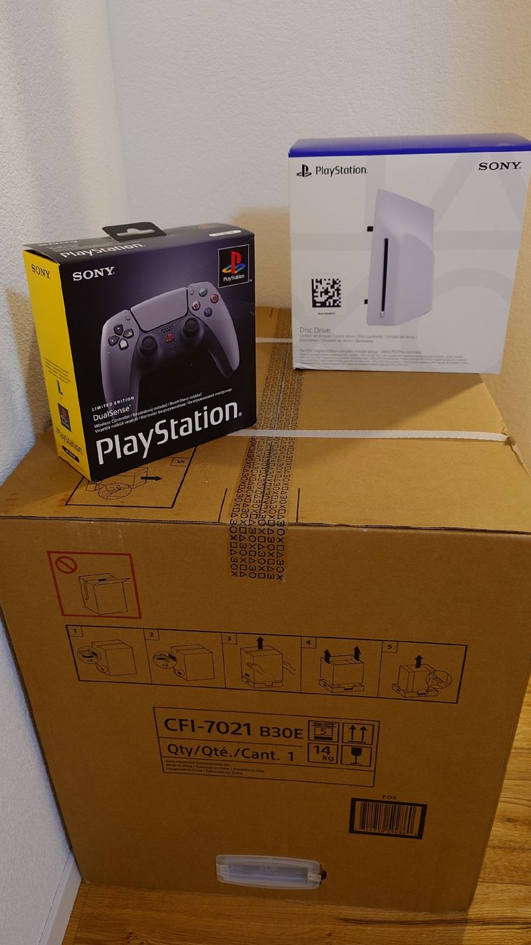 Sony Konsolen: Bundle-PlayStation 5 Pro 30th Anniversary Limited Edition – Neu und originalverpackt aus Rorschach von vba_gs6v 1