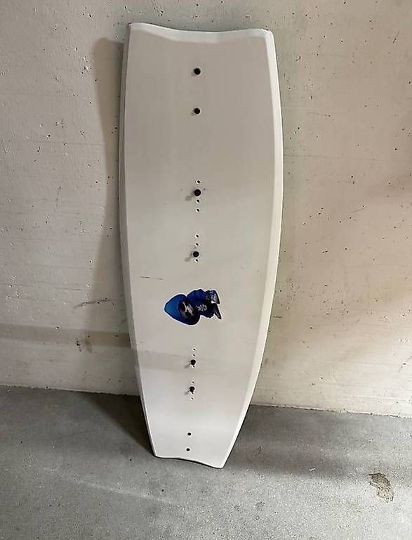 Tavole da surf e di nuoto: Wakeboard – Usato da Zürich venduto da SamuelRamstoeck 2