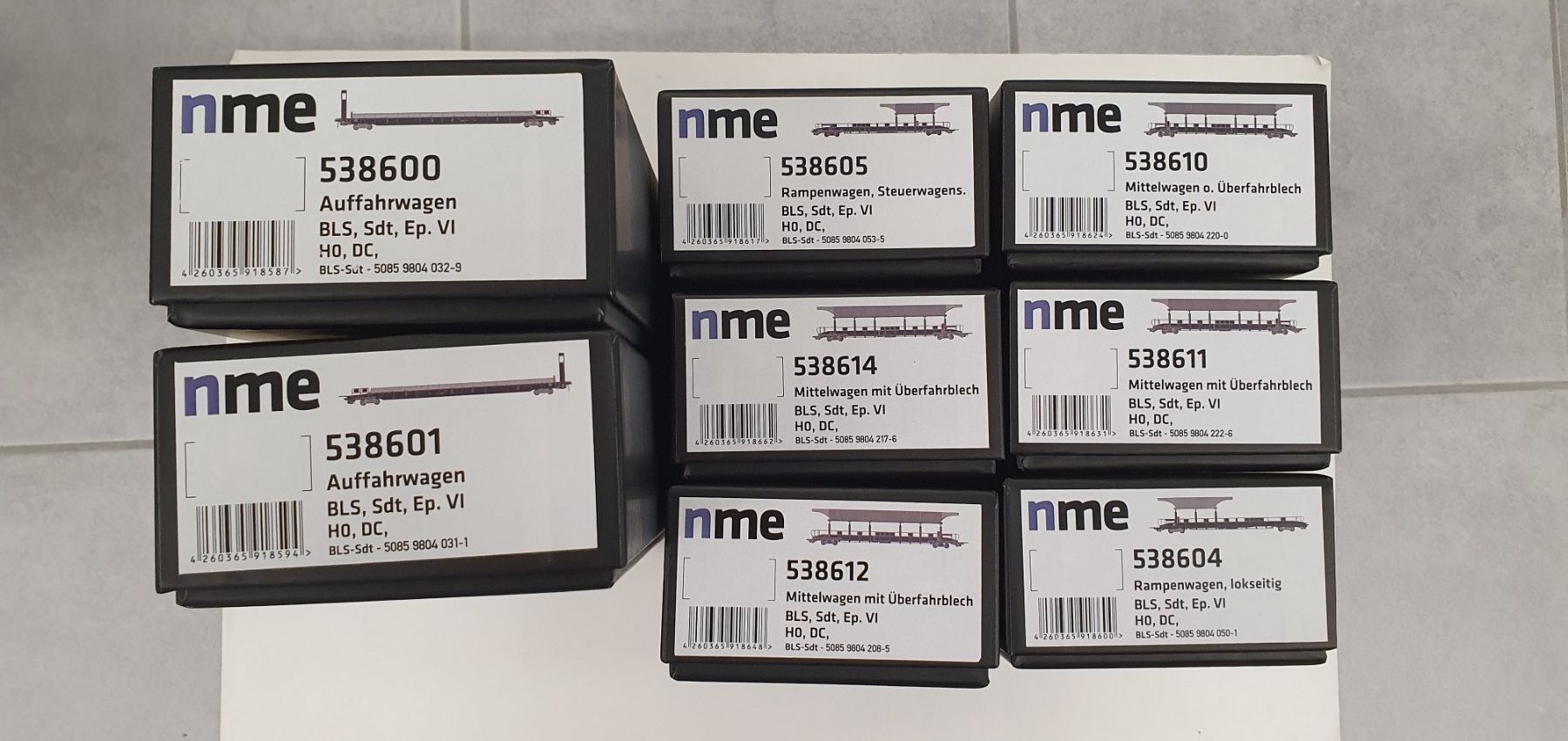 NME Modellini di ferrovie: nme  BLS Autozug komplett 8-teilig neu – Nuovo e nell'imballaggio originale da Würenlos venduto da juruth 1