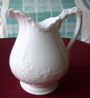Caraffe antique en porcelaine