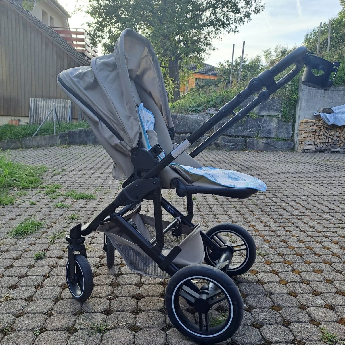 Kinderwagen: Kinderwagen – Gebraucht aus Effretikon von iph_xb5l
