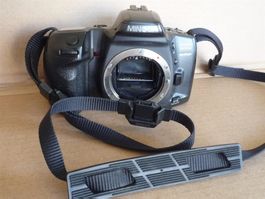 Minolta Dynax 500si  Kameragehäuse ok, - ohne Batteriedeckel
