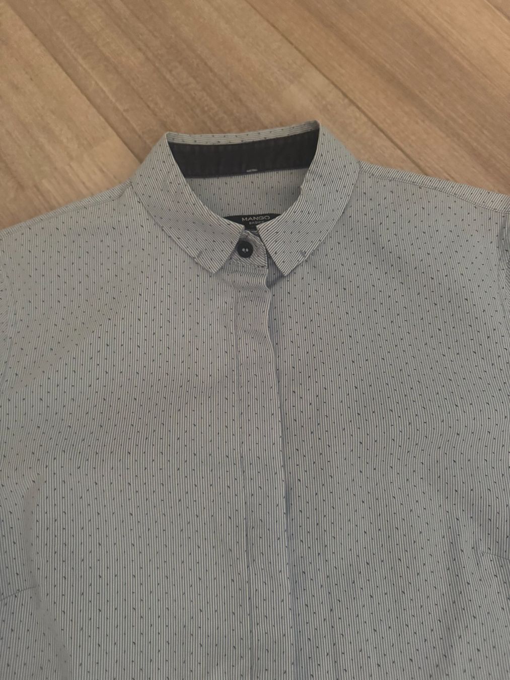 Mango Blusen: Bluse hellblau gestreift mit kleinem Muster MANGO Gr. S – Gebraucht aus Bonstetten von VCLS 1