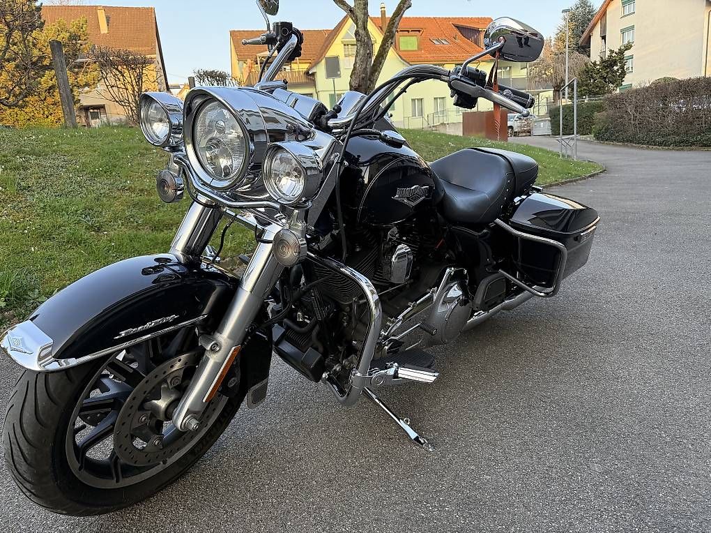 Harley-Davidson Chopper: Harley Davidson FLHR – Usato da Niederhasli venduto da TurboDriven