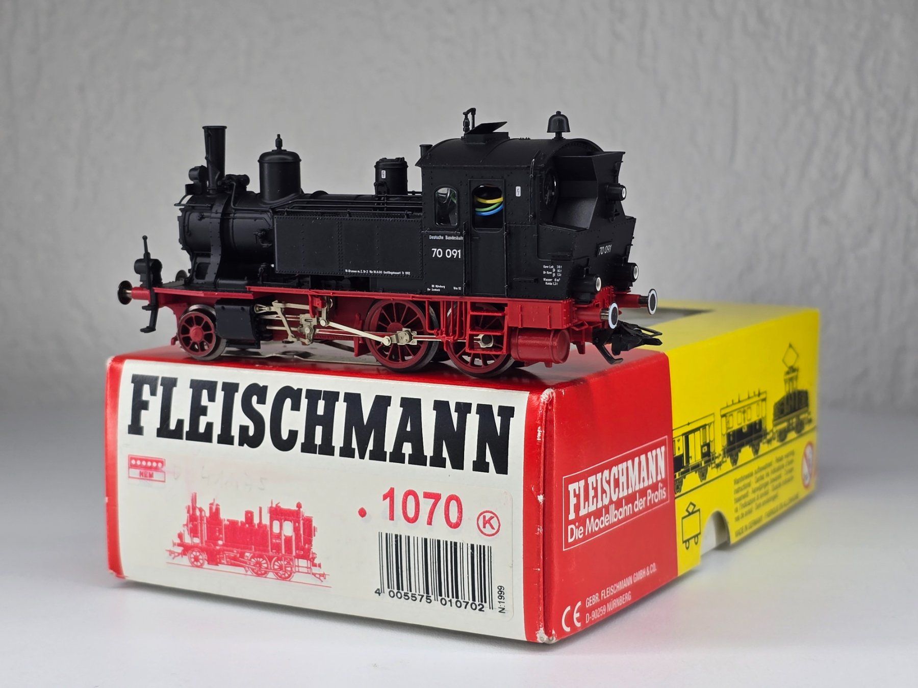 Fleischmann Modellini di ferrovie: Fleischmann 1070, DB, BR 70, BR 70091, Digital, Vitrine – Nuovo (secondo la descrizione) da Kloten venduto da Nicola2