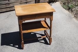 VINTAGE ANTIK MÖBELI BEISTELLTISCHLI MIT SCHUBLADE + SCHLOSS