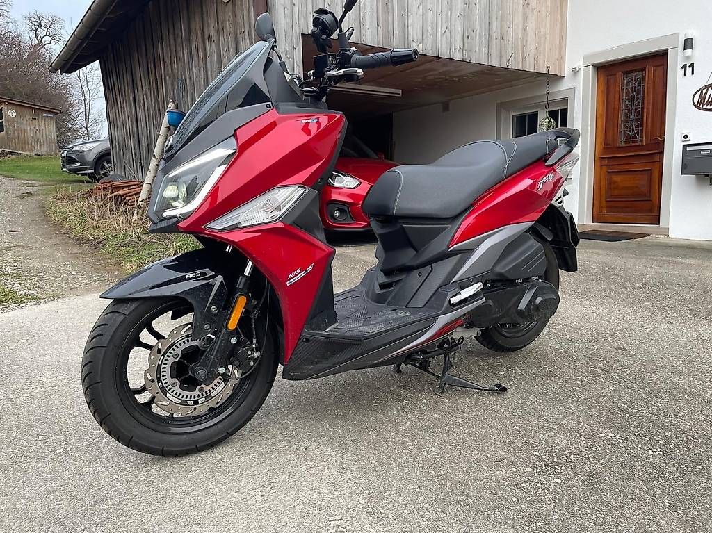 Sym Strada: SYM Roller 125ccm – Usato da Bertschikon venduto da Cimk