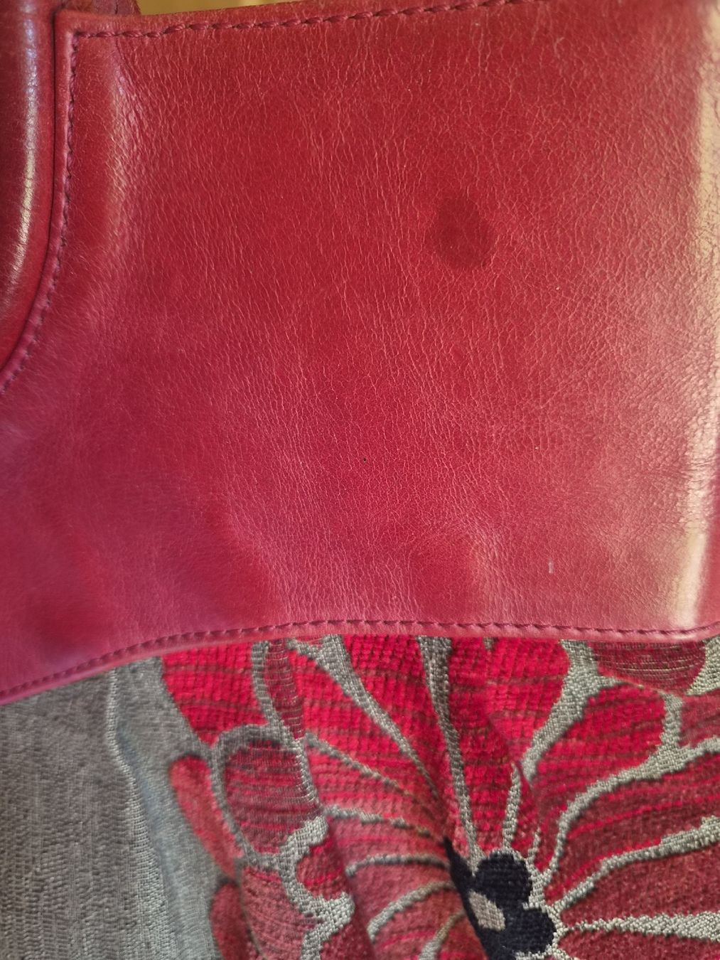 Borse da donna: Schöne EM-EL Schultertasche Leder Rot Blumenmuster  – Usato da Wattwil venduto da tannenmeise73 4