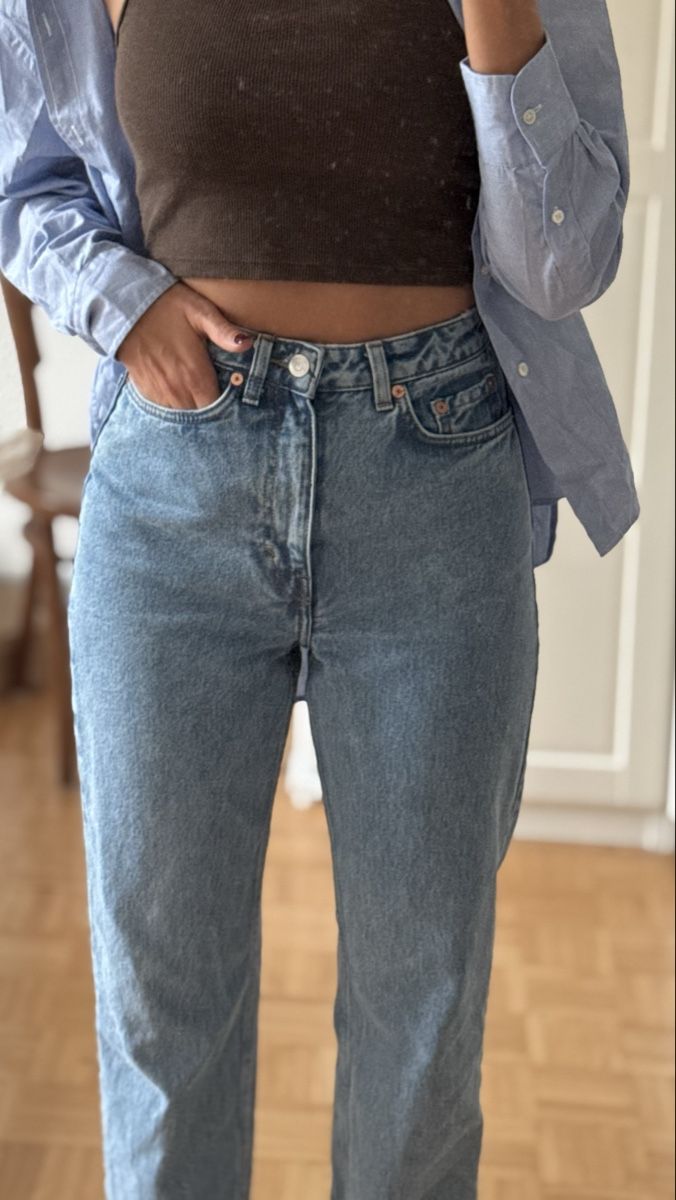 Weekday Jeans: Weekday Rowe Extra High Straight Jeans Gr. 25/30 – Nuovo e nell'imballaggio originale da Zürich venduto da Aya03