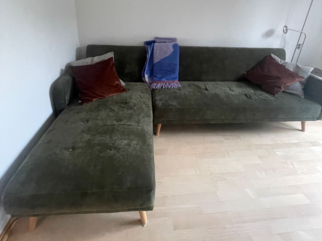 Maisons du monde Sofas: Maison du Monde Sofa (grüner Samt) – Gebraucht aus Zürich von ziska09 1