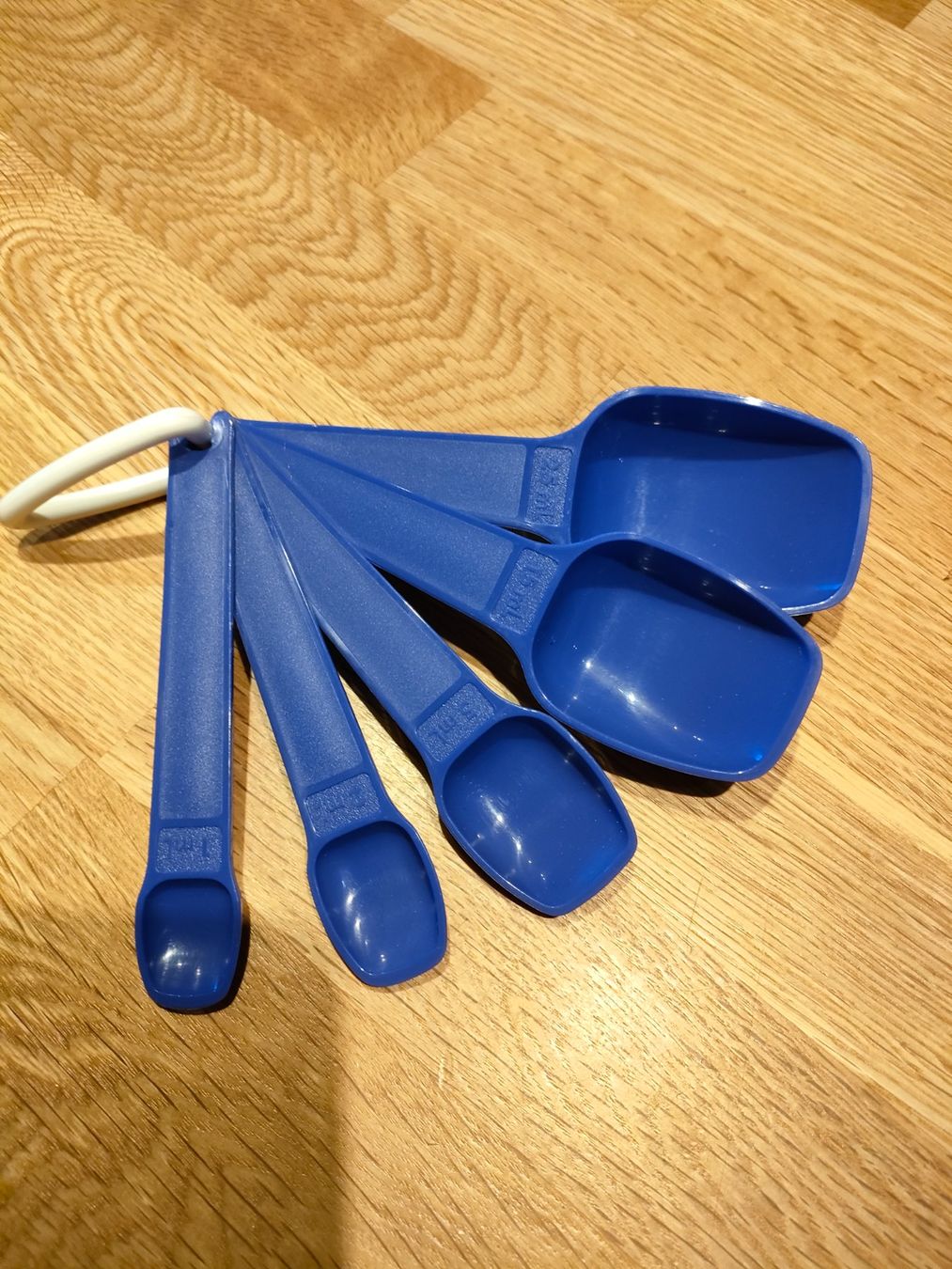 Tupperware Cucchiai: Tupperware Messelöffel – Nuovo (secondo la descrizione) da Scheunen venduto da klare2