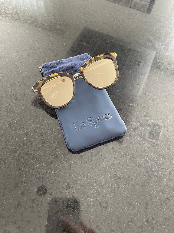 Brillen & Gläser: Sonnenbrille Le Specs – Gebraucht aus Schindellegi von Erna_B.