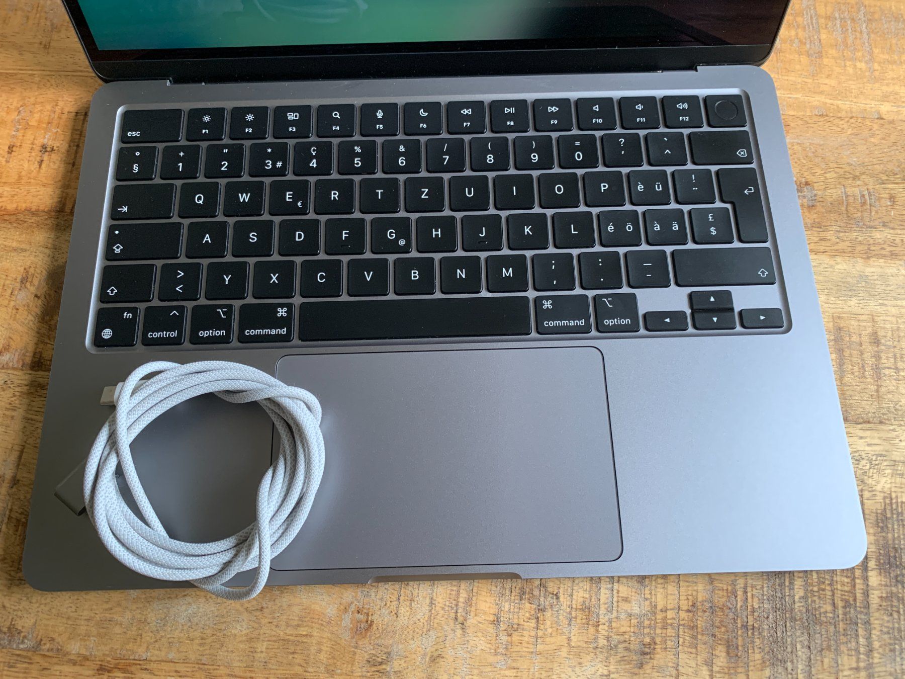 Apple Notebook: MacBook Air | M2 | 2022 – Nuovo (secondo la descrizione) da Bern venduto da Sid.M 1