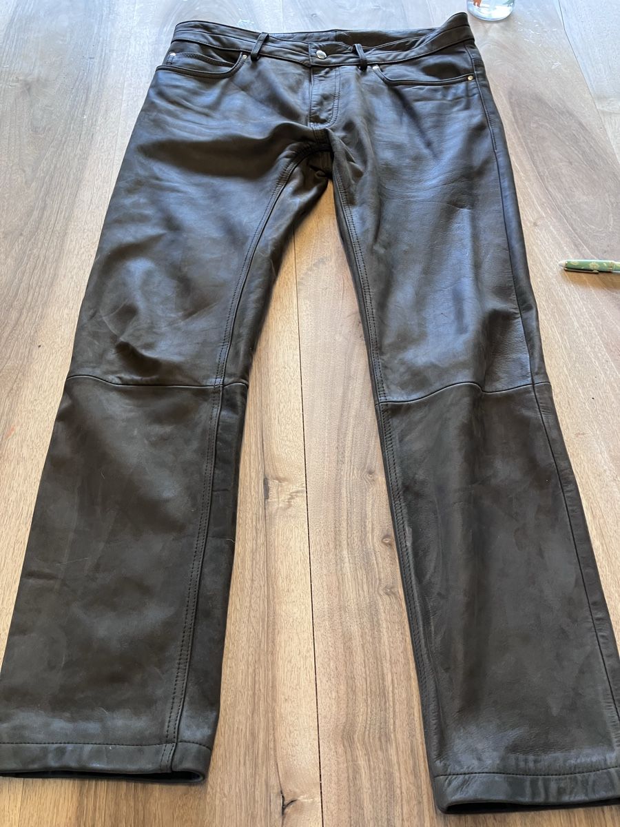 Pantaloni: Lederhose Kuhleder dunkelbraun – Usato da Krauchthal venduto da StuderE 2