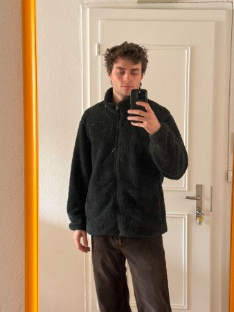 Fuzzy Jacke Uniqlo dunkelgrün