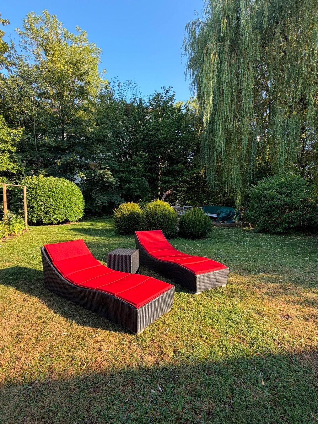 Liegen & Liegestühle: Gemütliche Rattanlounge – Gebraucht aus Neftenbach von re.mo.els