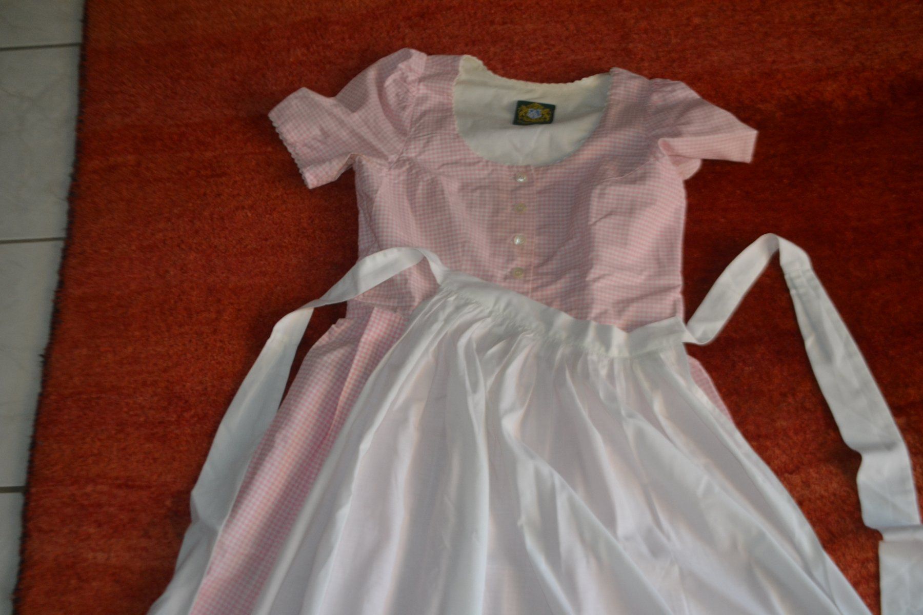 Vestiti: Dirndl/Trachtenkleid Rosa, gr. 38 – Usato da Laupen ZH venduto da chefdom 5
