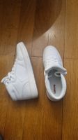 Weisse Levi's Sneaker Gr. 38, neuwertig