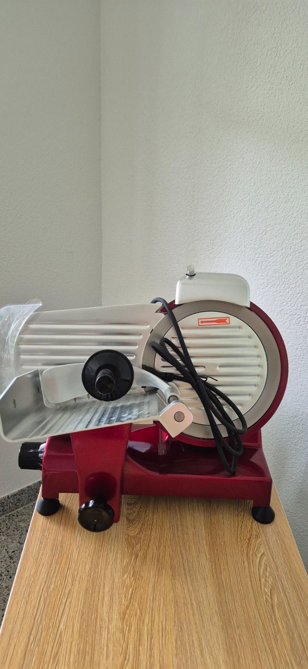 Weber Elettrodomestici da cucina: Weber Aufschnittmaschine Rot – Nuovo (secondo la descrizione) da Ebersecken venduto da J_s_i_