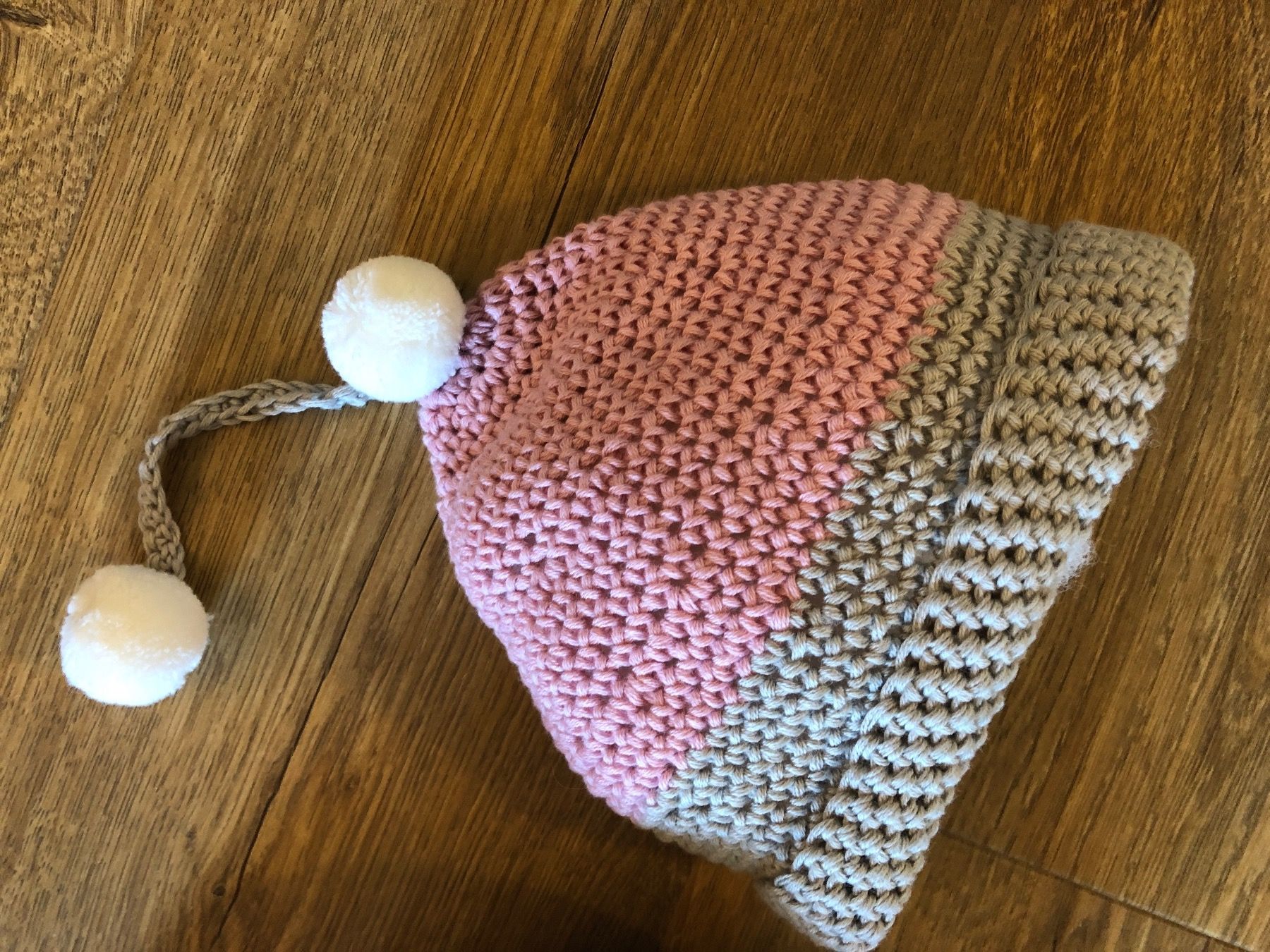 Berretti & Sciarpe: 2 New Baby Handmade Knitted Hats – Nuovo e nell'imballaggio originale da Brugg AG venduto da Magna3 1