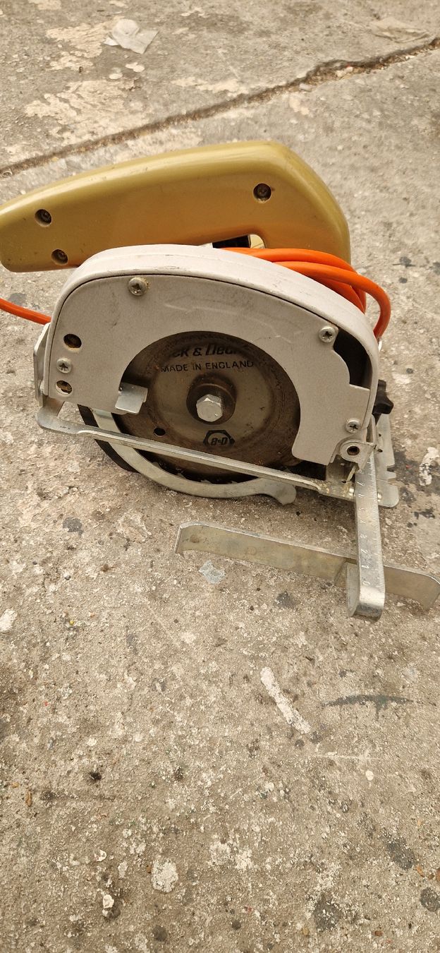 Tutte le macchine: Handkreissäge Black decker – Usato da Romanshorn venduto da fag_gnd6 1