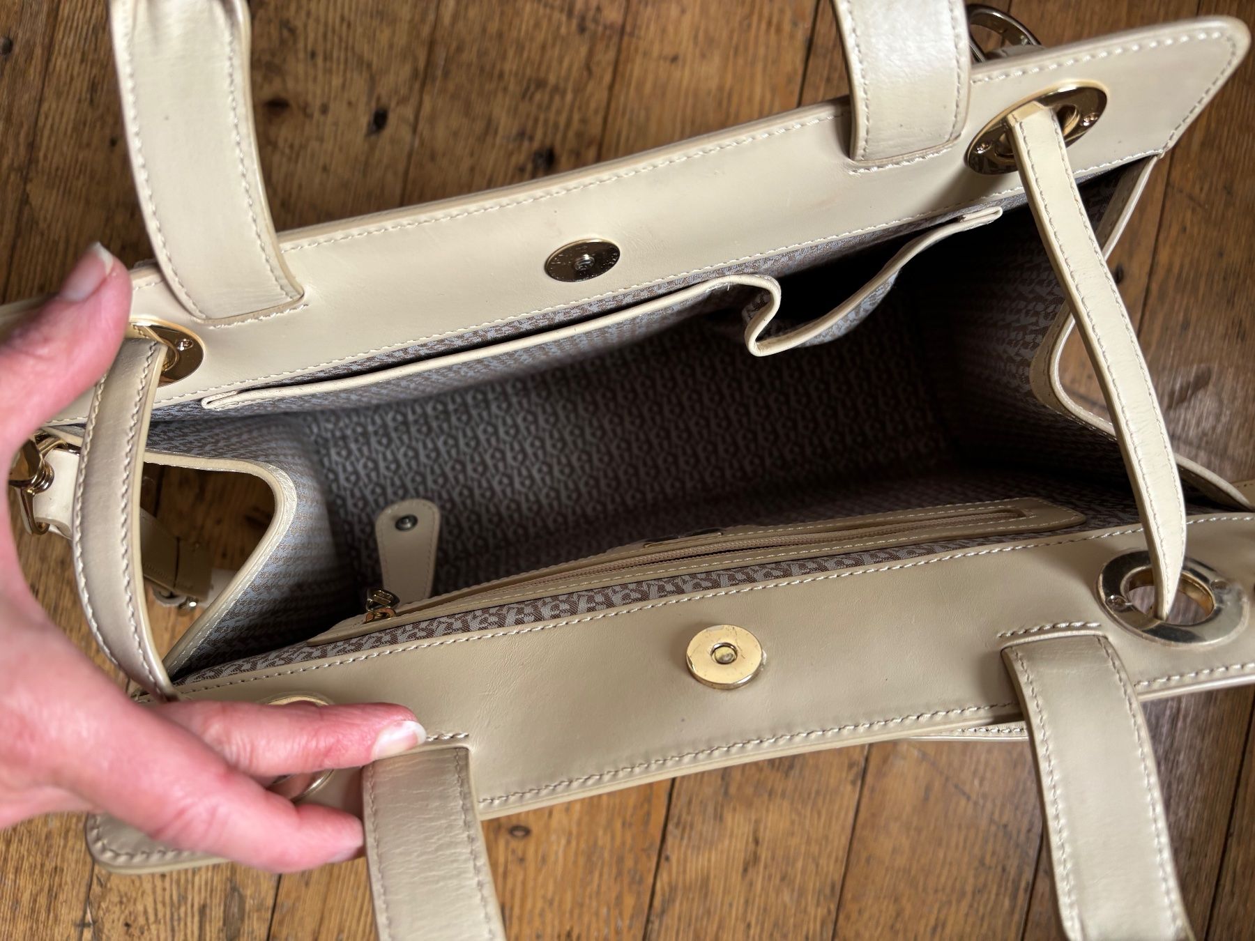 Aigner Borse da donna: Aigner Tasche (neuwertig) – Nuovo (secondo la descrizione) da bern venduto da marion78 1