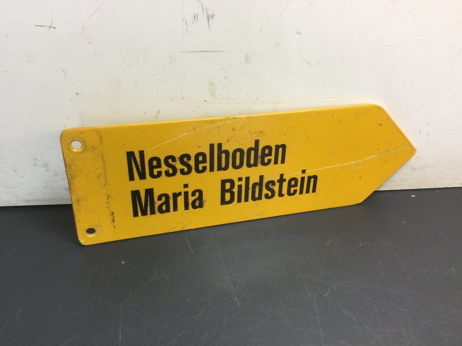 Insegne: Gebrauchter Wanderwegweiser Nesselboden Maria Bildstein – Usato da Wangen SZ venduto da kuriosum12 2