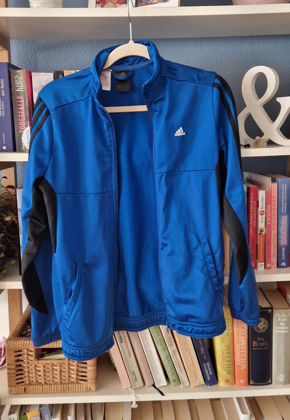 Adidas Giacche: Adidas Trainingsjacke Grösse XS Blau – Usato da Rüfenacht BE venduto da Loeti1992