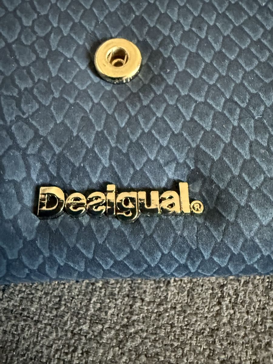 Desigual Portemonnaie: Portafoglio Desigual blu elegante donna – Neu (gemäss Beschreibung) aus Chiasso von pri_yp8y 4