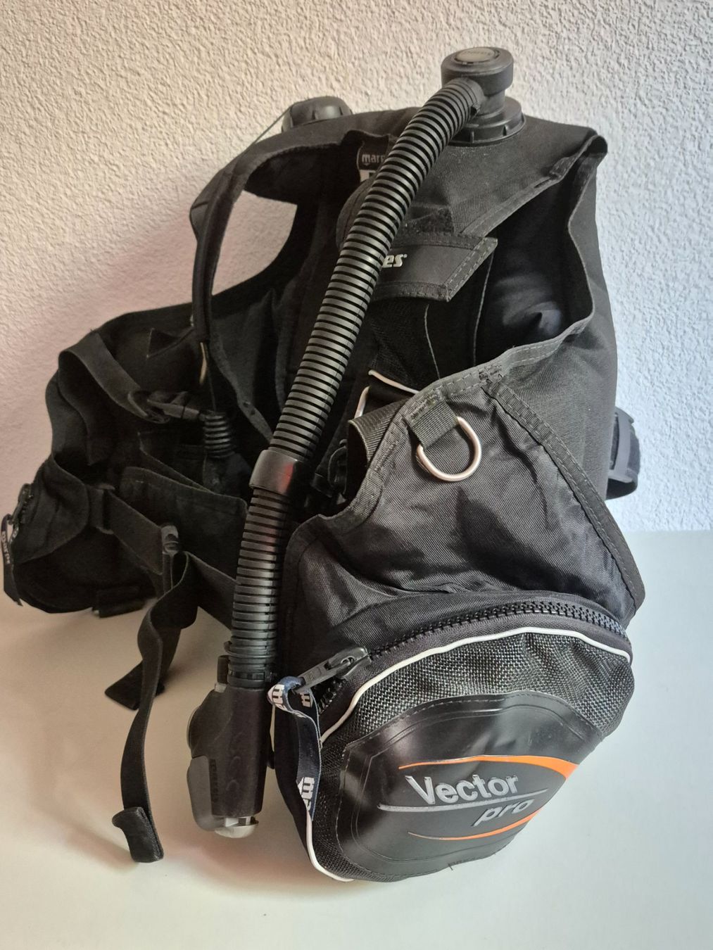 Mares Gilets & Westen: Gilet de plongée Mares Vector Pro noir utilisé taille M – Gebraucht aus Biel/Bienne von ajeanlou