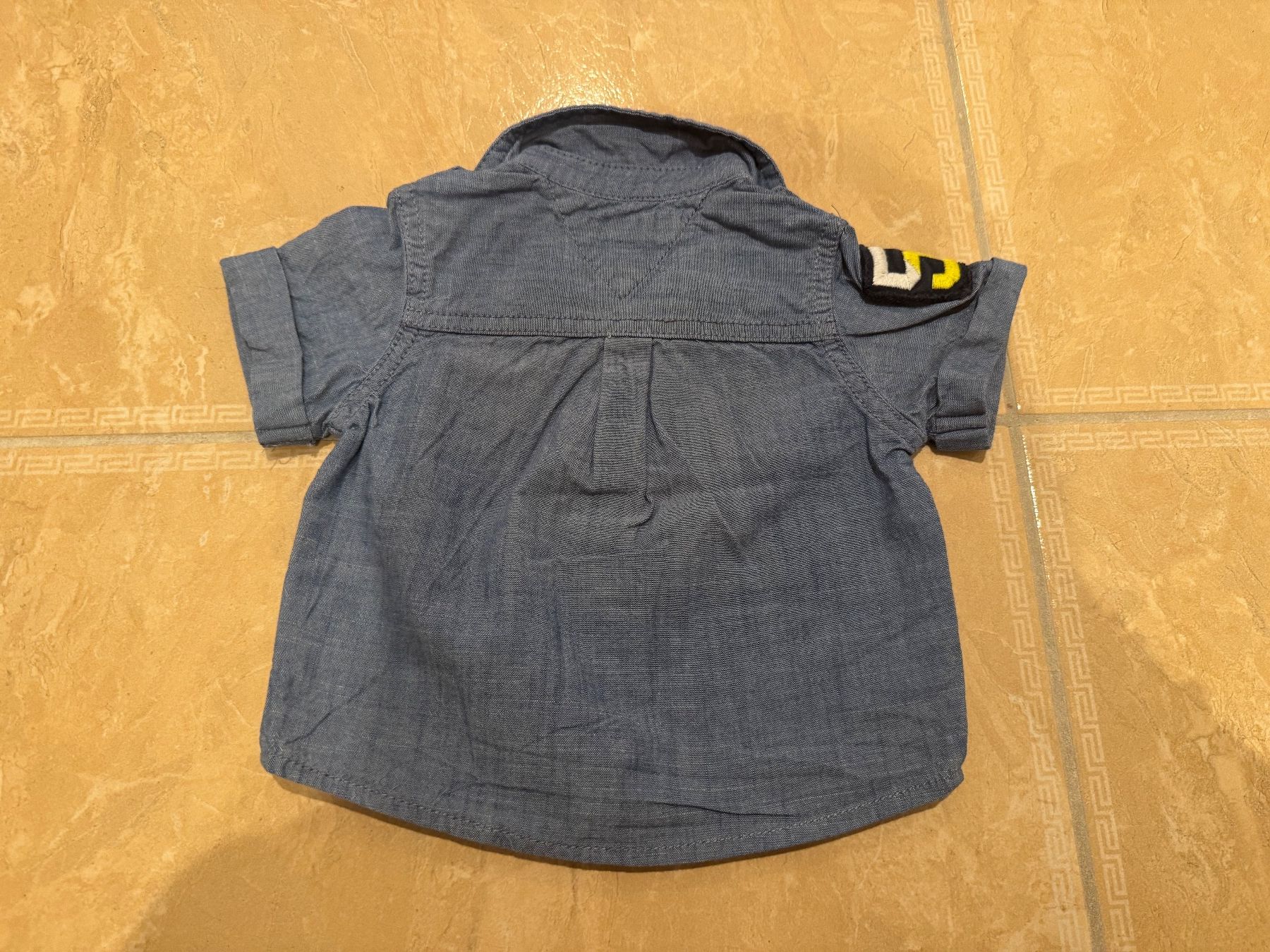 Tommy Hilfiger Camicie, T-shirt & Polo: Tommy Hilfiger NWT süsses Hemd,3-6Mt 62-68 – Nuovo (secondo la descrizione) da Klingnau venduto da Markus14 1