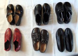 Dressup-Sammlung.  6 Paar HELVESKO Damenschuhe, Größe 39. Al