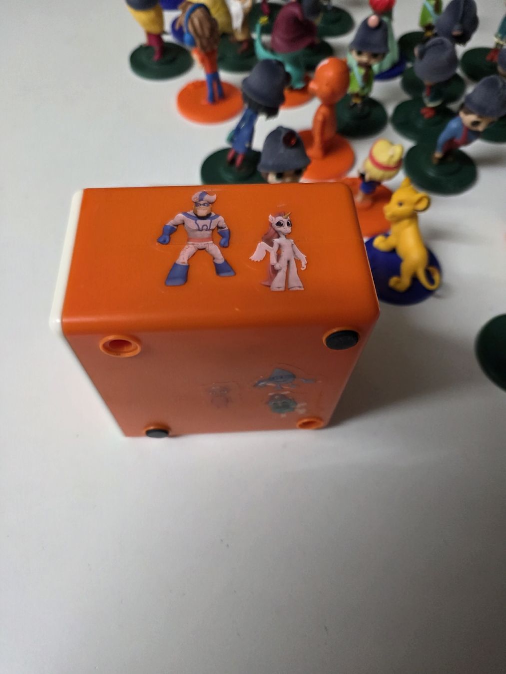 Migros Giocattoli: Migros Story Box mit Figuren – Usato da Dorf venduto da Echo_Elements 8