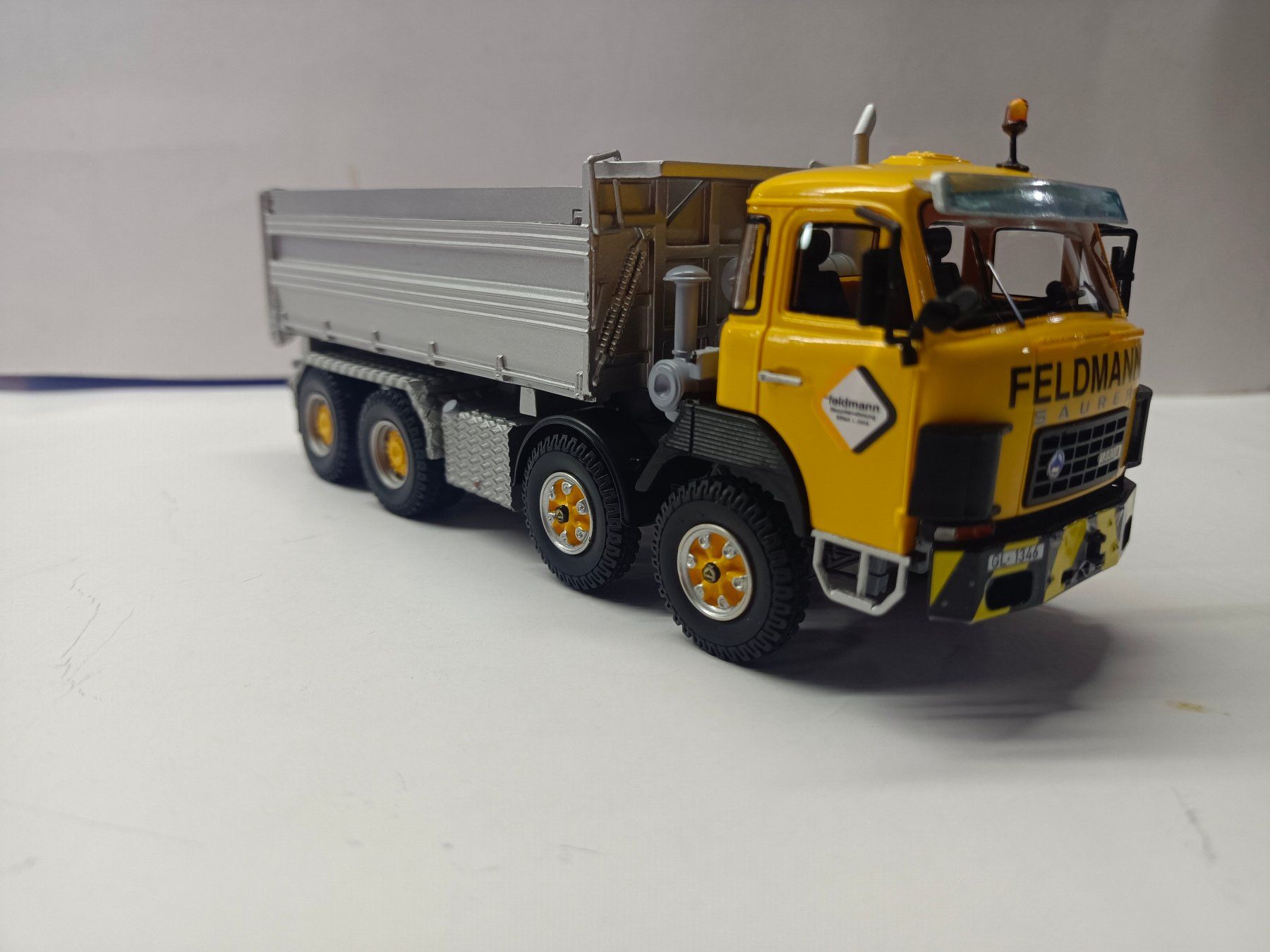 Saurer Modellini d'auto: 1:50 Saurer D330 4-A -Kipper "Feldmann" – Nuovo e nell'imballaggio originale da Affoltern am Albis venduto da Modellshop-8910 2