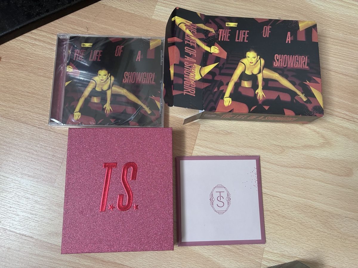 CDs: Taylor Swift – Neu (gemäss Beschreibung) aus Mels von joe_lin572