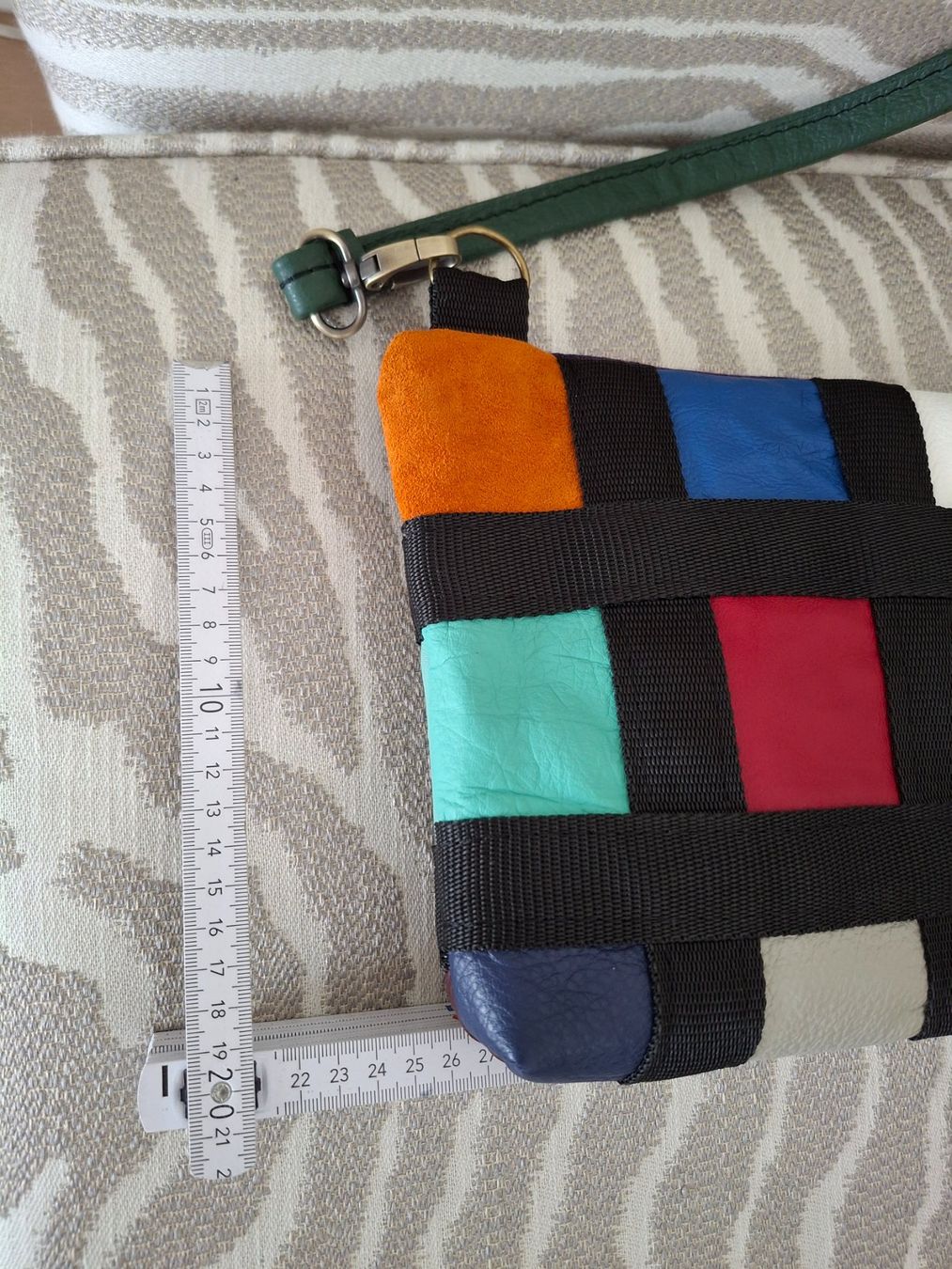 Taschen für Damen: Bunte Umhängetasche Patchwork Leder Stoff Handarbeit neuw... – Neu und originalverpackt aus Bellikon von MellonCollieMitTwint 3
