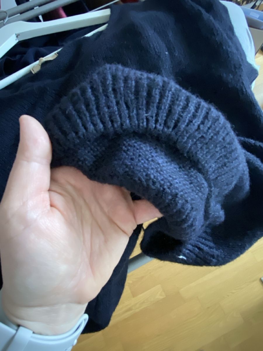 Maglioni & Felpe: Weicher Pullover mit V-Ausschnitt, Dunkelblau, Gr. M – Usato da Muensingen venduto da drleevsy 2