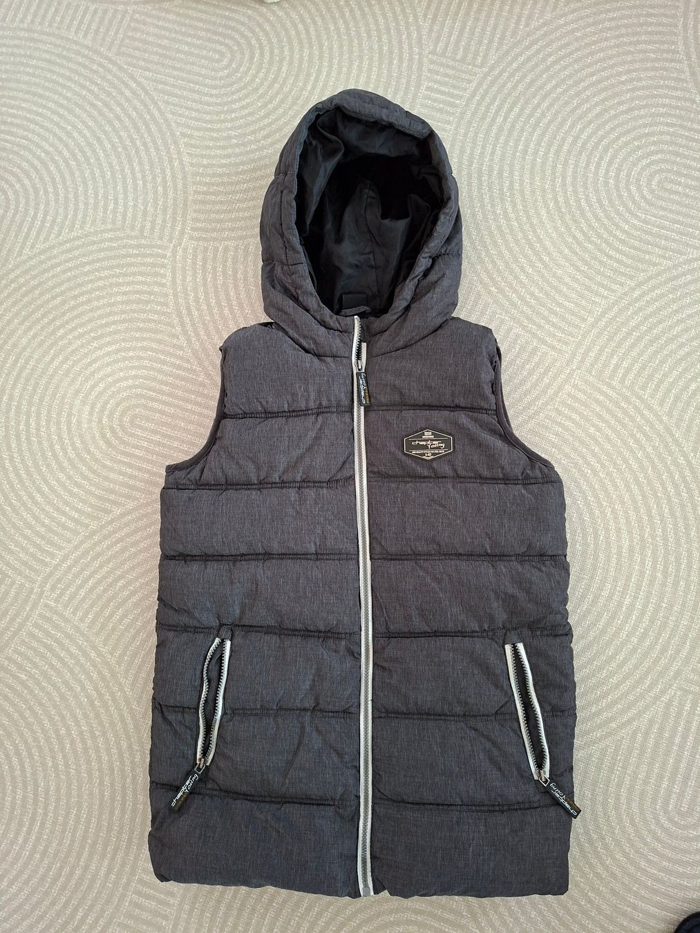 Sonstige Jungenkleidung: Coole Weste / Gilet, Gr. 170/176 – Gebraucht aus Wetzikon ZH von Klotzfrosch