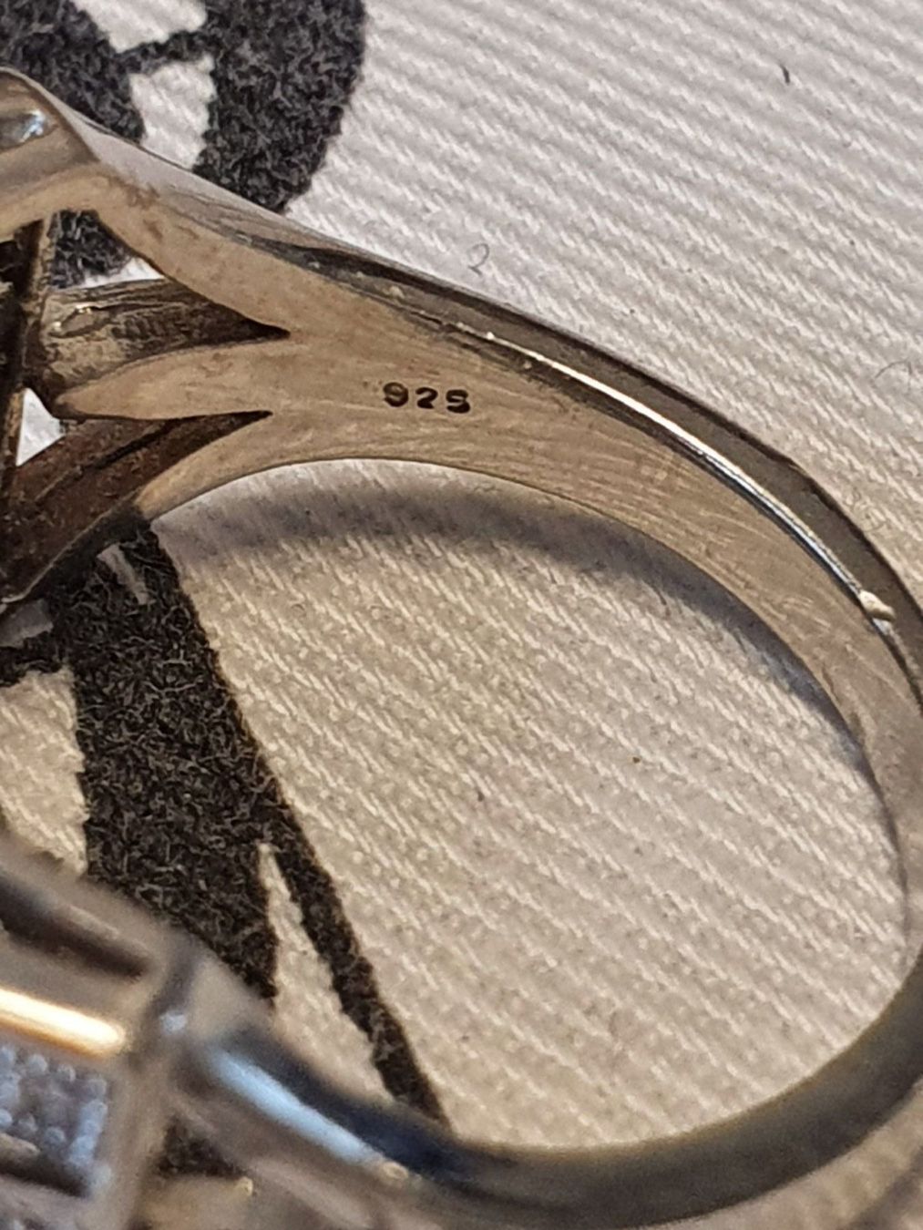 Ringe: Funkelnder, Designer Zirkonia-Ring in – Gebraucht aus Wohlen AG von palmsprings 8