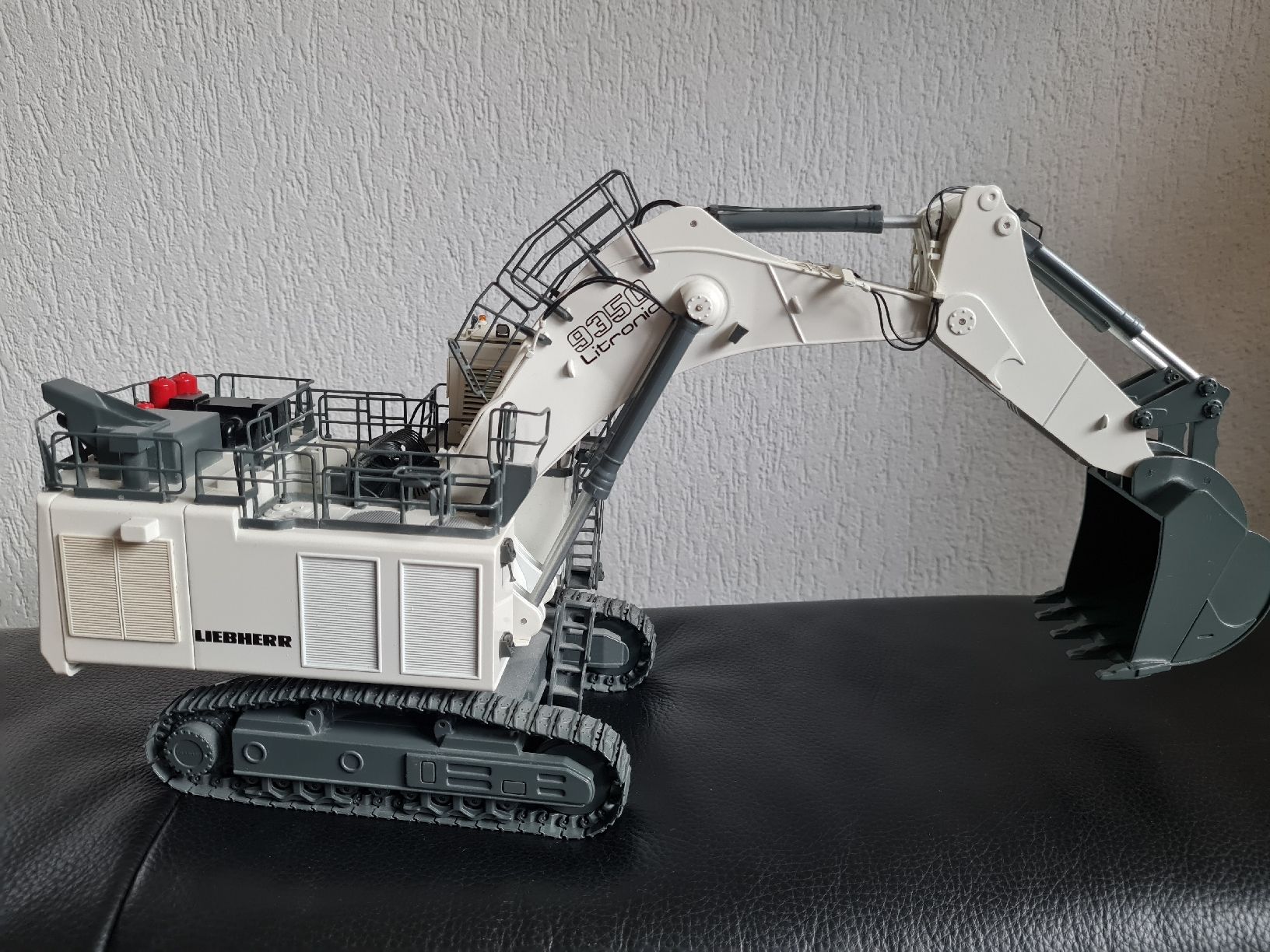 Liebherr Escavatori: Liebherr 9350 Litronic Bagger – Usato da Würenlos venduto da Dodo7 5