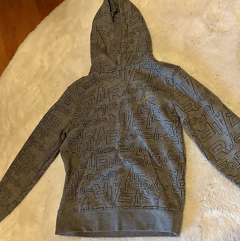 Maglioni & Felpe: Pull Jordan taille 10 ans – Usato da Cugy VD venduto da dianette81