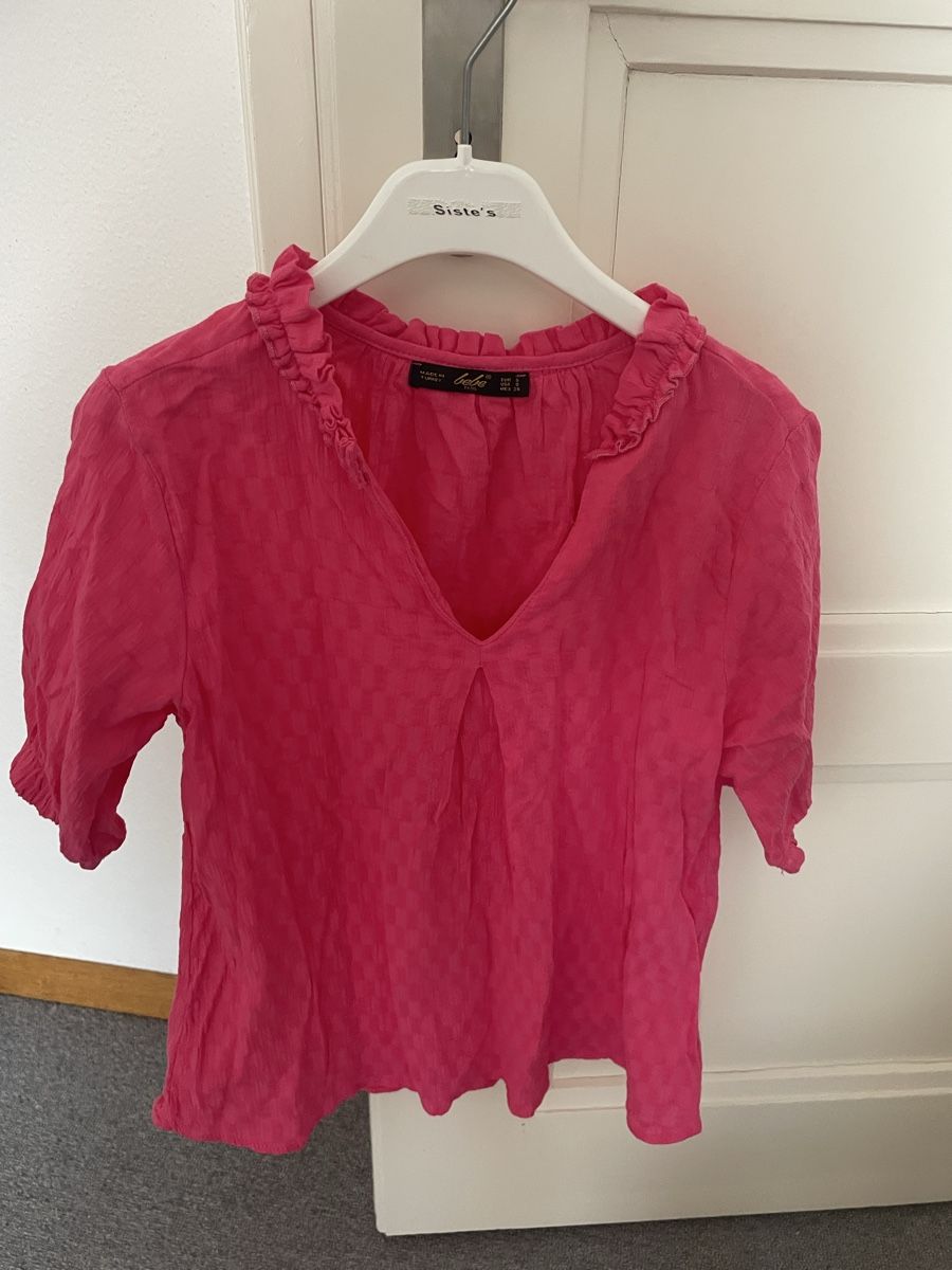 Kleiderpakete: Sommer Set Pink Grösse S/MShorts & Bluse – Gebraucht aus Münchenstein von nel_57mj 7