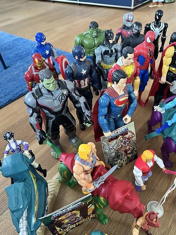 Figuren: Actionfiguren, Marvel, Superman, Batman – Gebraucht aus Pratteln von Tuvalabuhu