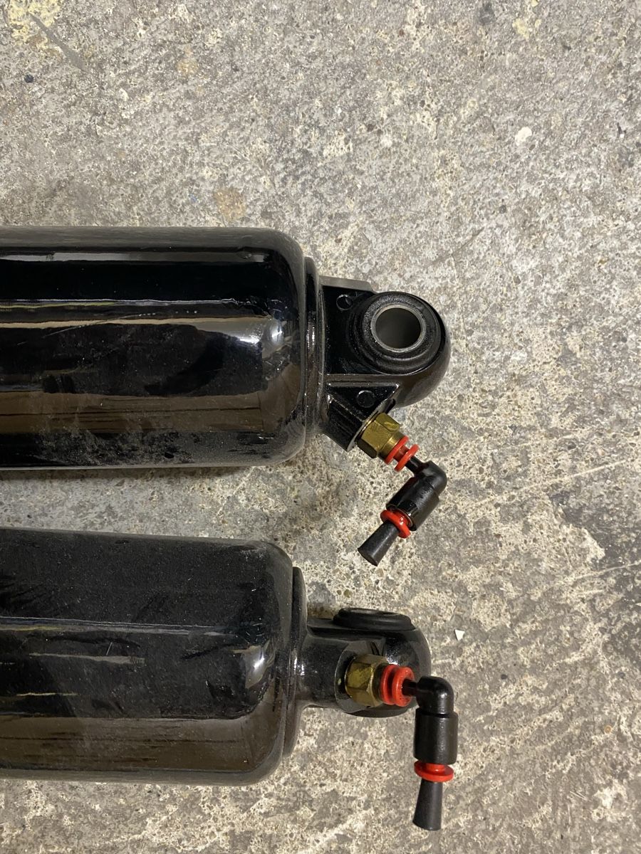 Harley-Davidson Tutti i ricambio per moto: Stossdämpfer Harley Street Glide – Usato da Kaltbrunn venduto da la77 1