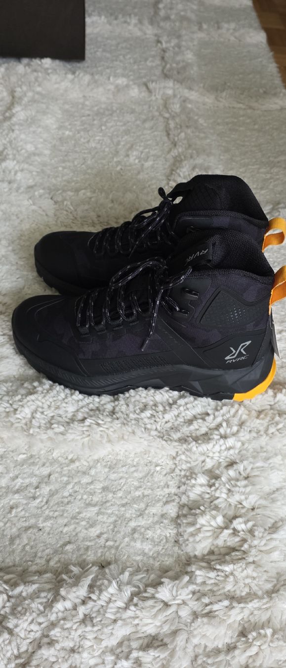 Scarpe da uomo: NEU! Revolutionrace Wanderschuhe Grösse 42 – Nuovo e nell'imballaggio originale da Adliswil venduto da sushipeti 1