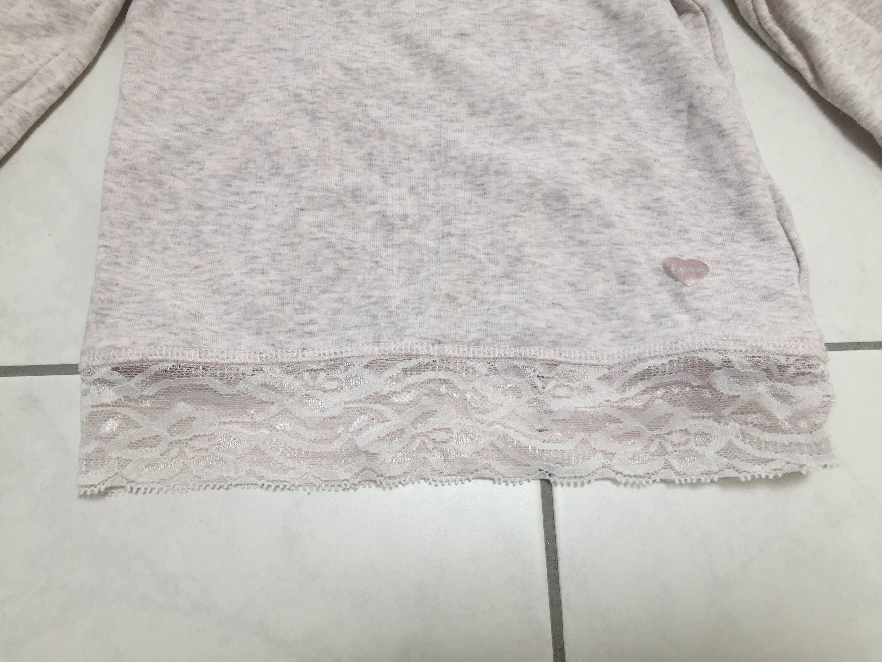 Camicette, T-shirt & Top: T-Shirt langarm mit Spitzenabschluss – Usato da Muttenz venduto da Juvenile33 1