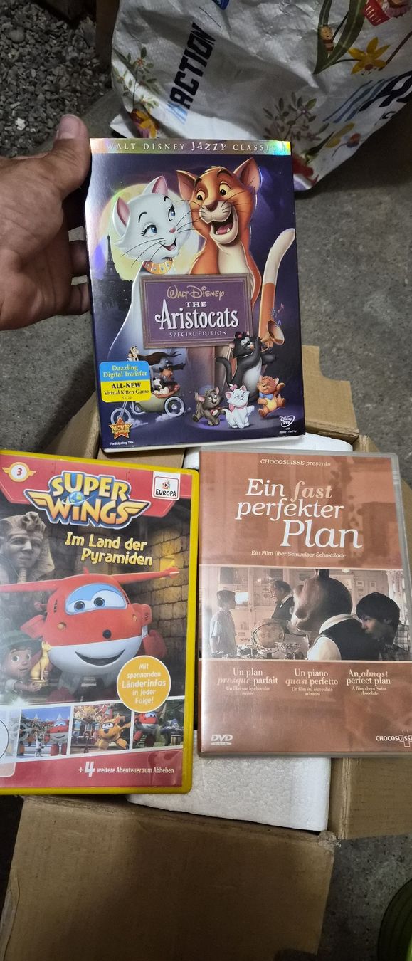 Tutti i DVDs: Komplettes Auto-DVD-Player-Set – Usato da Bern venduto da Free-zone 1